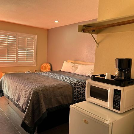 California Inn Hotel And Suites Adelanto Us 395 Kültér fotó