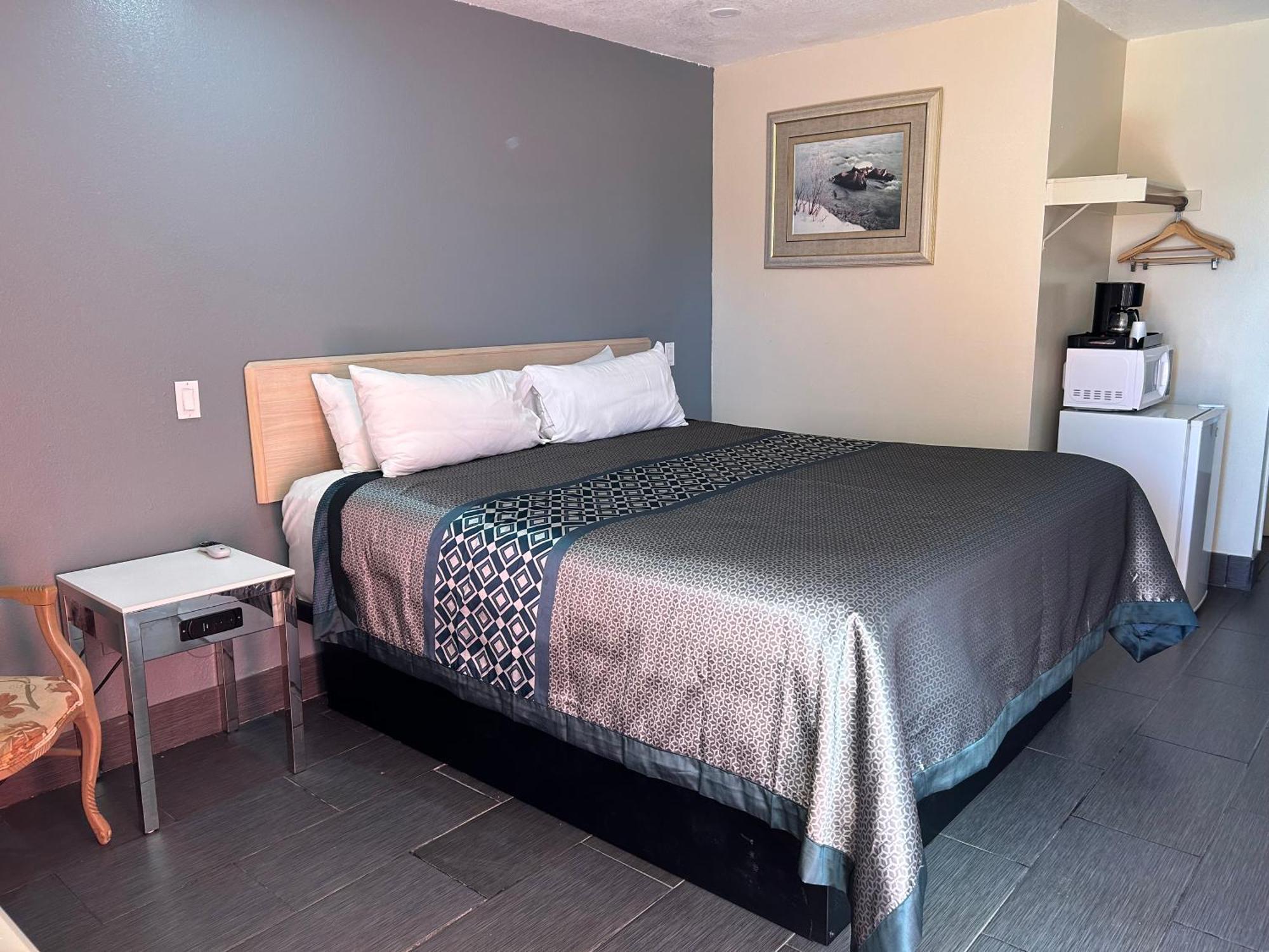 California Inn Hotel And Suites Adelanto Us 395 Kültér fotó