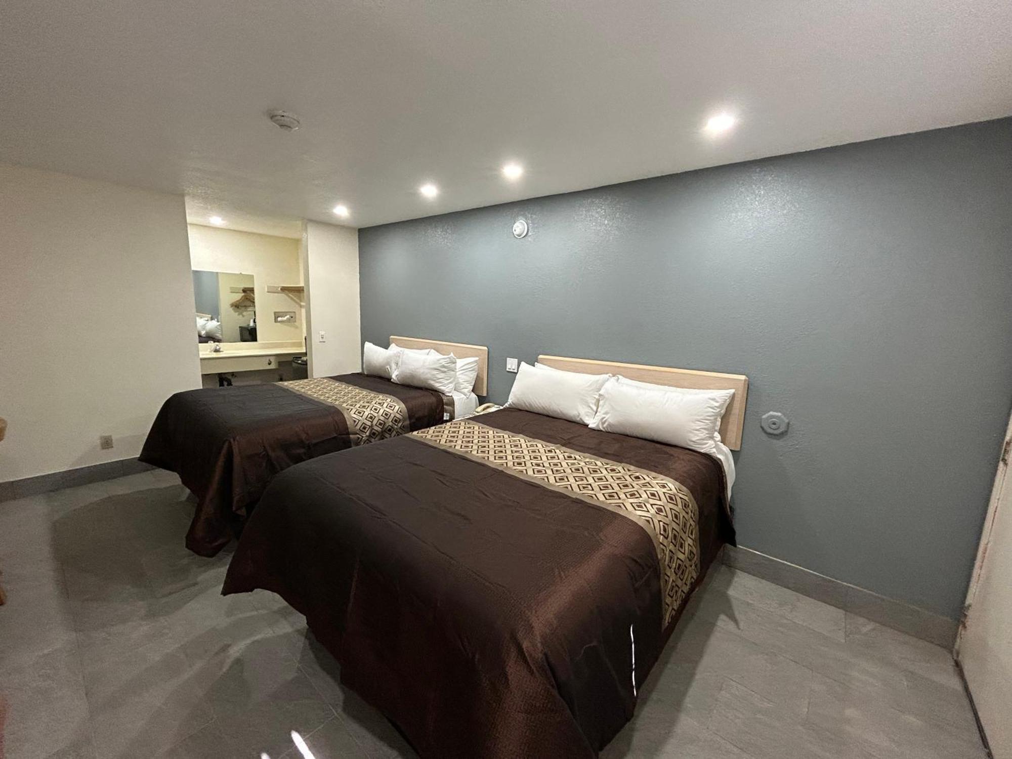 California Inn Hotel And Suites Adelanto Us 395 Kültér fotó