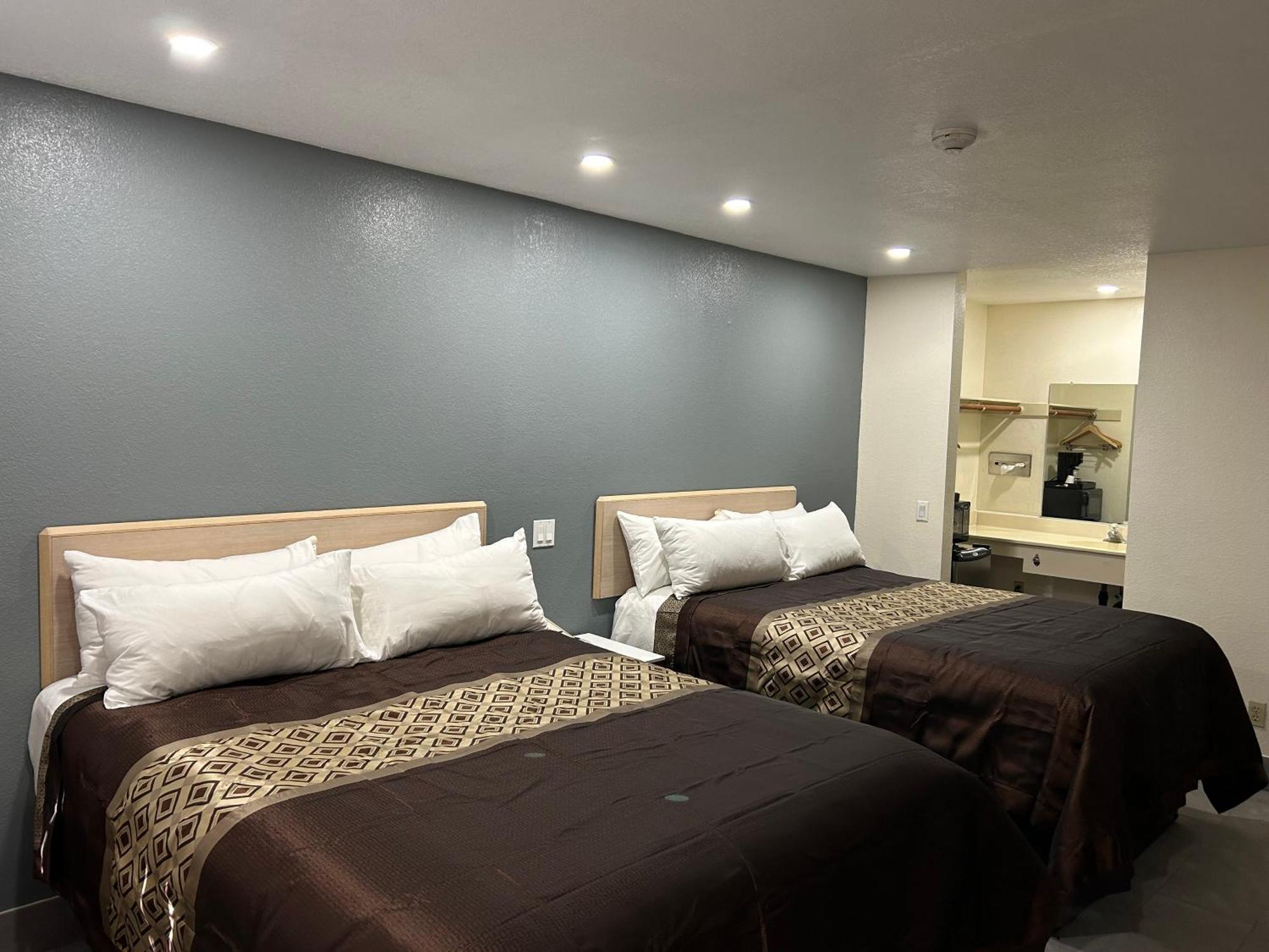 California Inn Hotel And Suites Adelanto Us 395 Kültér fotó