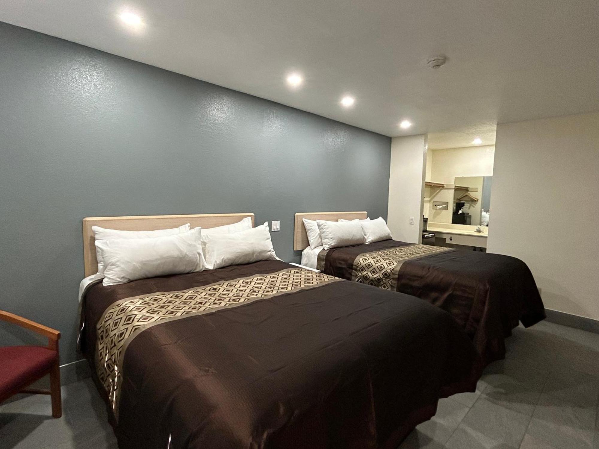 California Inn Hotel And Suites Adelanto Us 395 Kültér fotó
