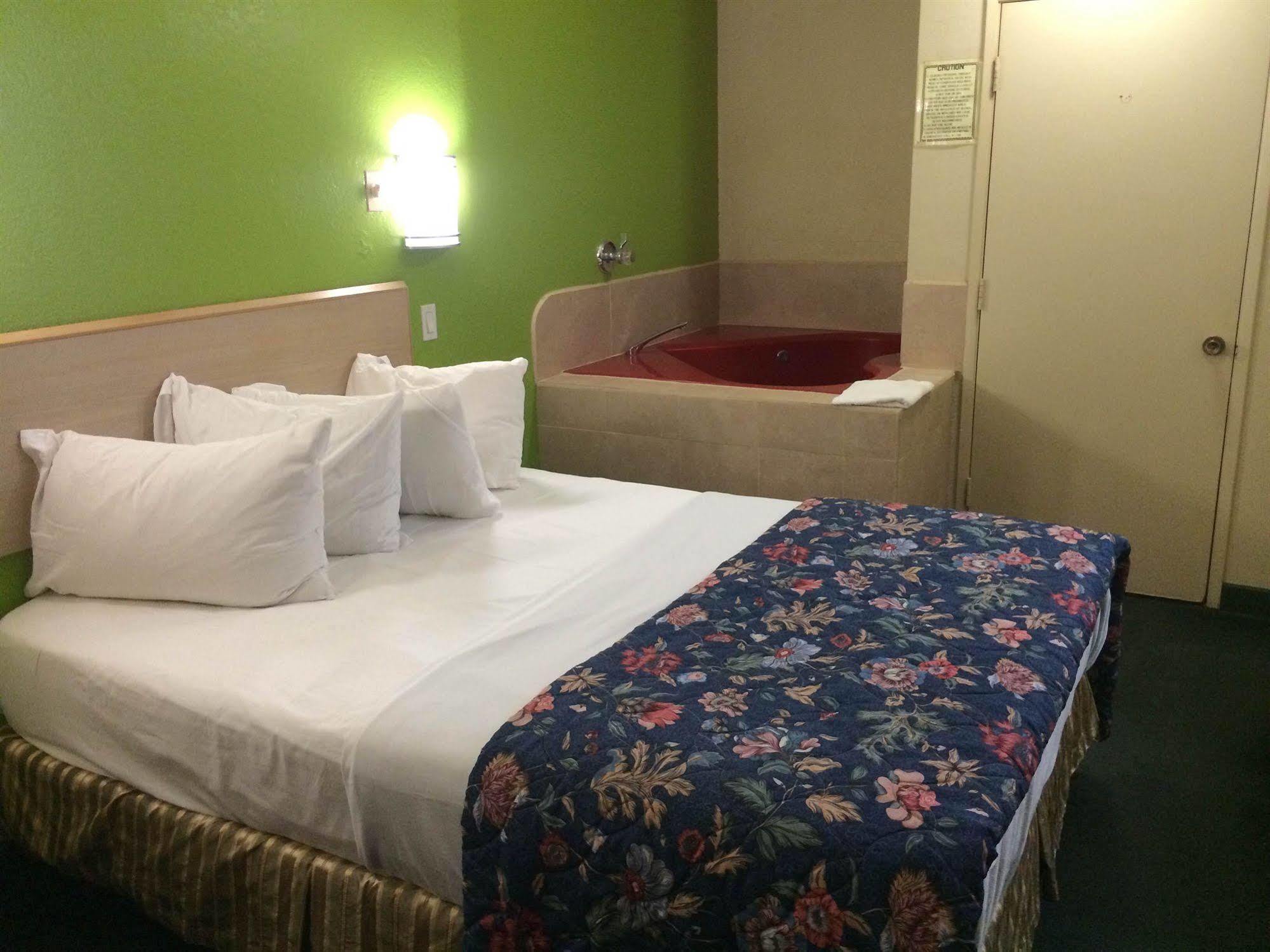 California Inn Hotel And Suites Adelanto Us 395 Kültér fotó