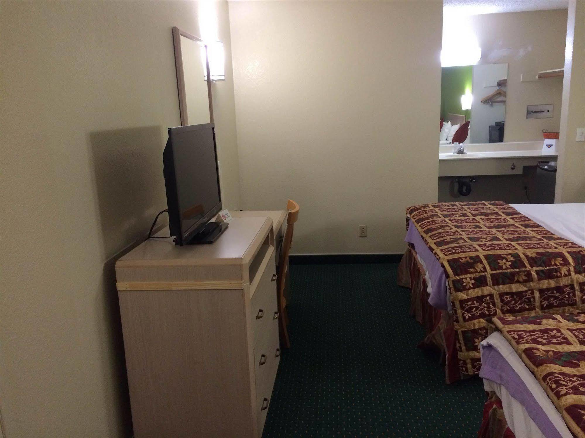 California Inn Hotel And Suites Adelanto Us 395 Kültér fotó